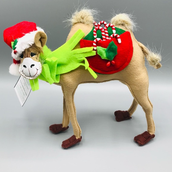 Annalee Holly Berry Camel 9”